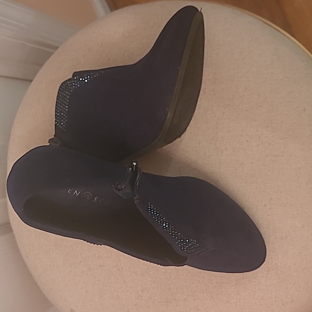 Karen Scott Navy blue suede bootie, size 8